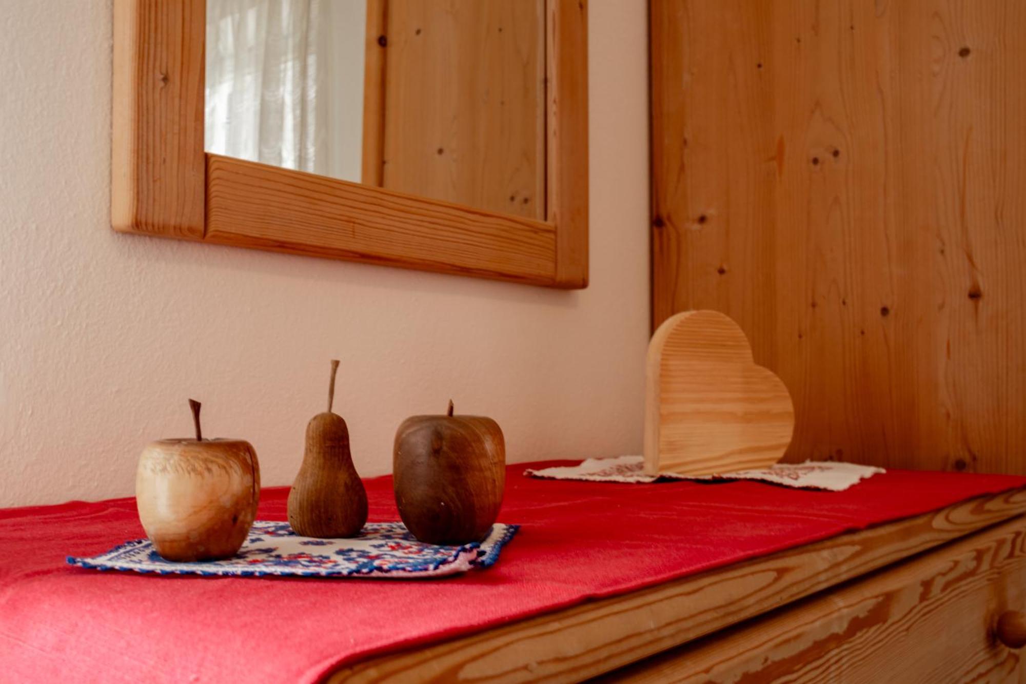 Garni Unterwegguetl Acomodação com café da manhã Naturns Exterior foto