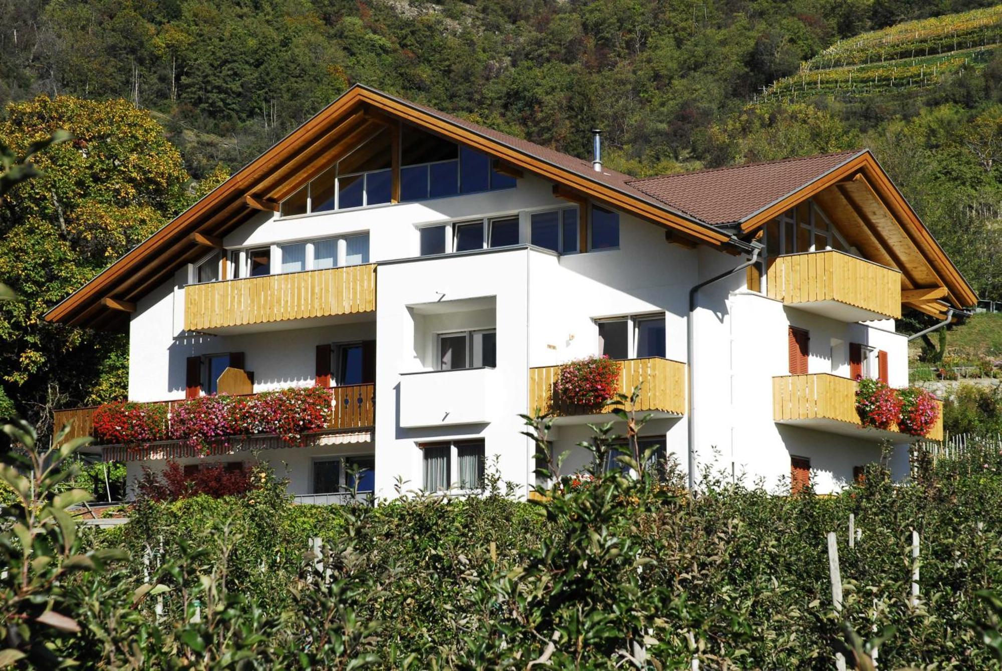 Garni Unterwegguetl Acomodação com café da manhã Naturns Exterior foto