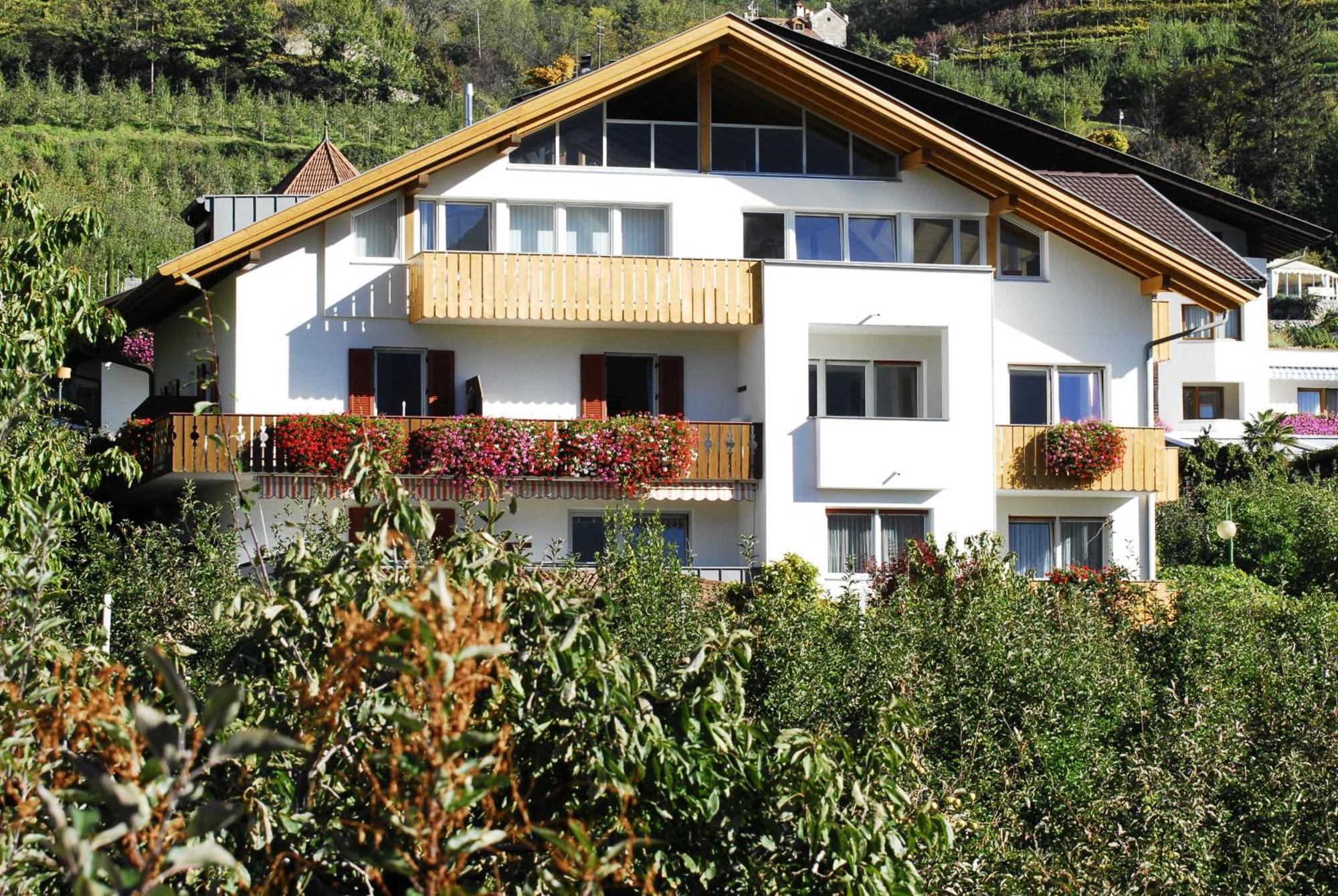 Garni Unterwegguetl Acomodação com café da manhã Naturns Exterior foto